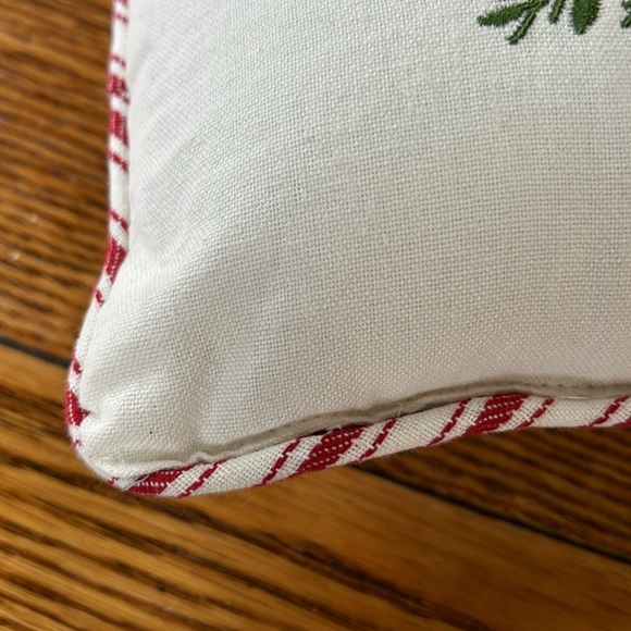 Park Designs Christmas 10” square accent pillow. Cream w/red and green wreath. - Picture 3 of 6